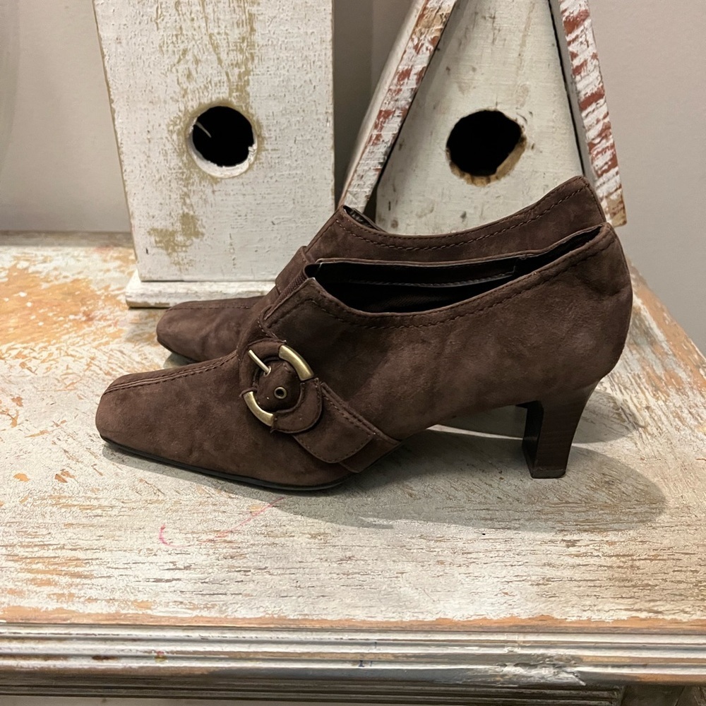 Liz Claiborne Maribel‎ Chocolate Brown Suede Leather Slip On Heel with Buckle